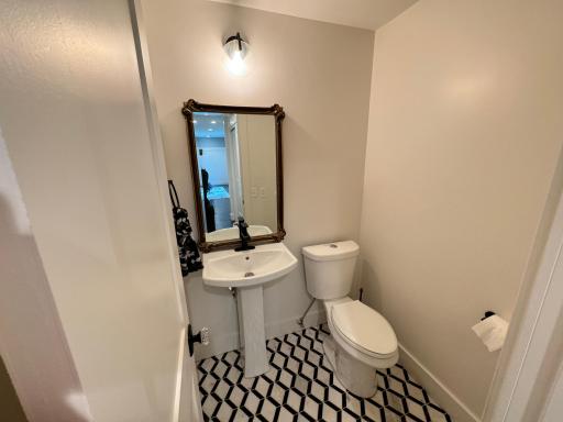 18855 Ridgewood Road, Wayzata, MN 55391