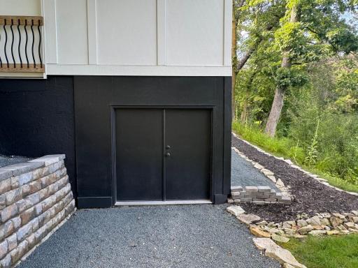 18855 Ridgewood Road, Wayzata, MN 55391