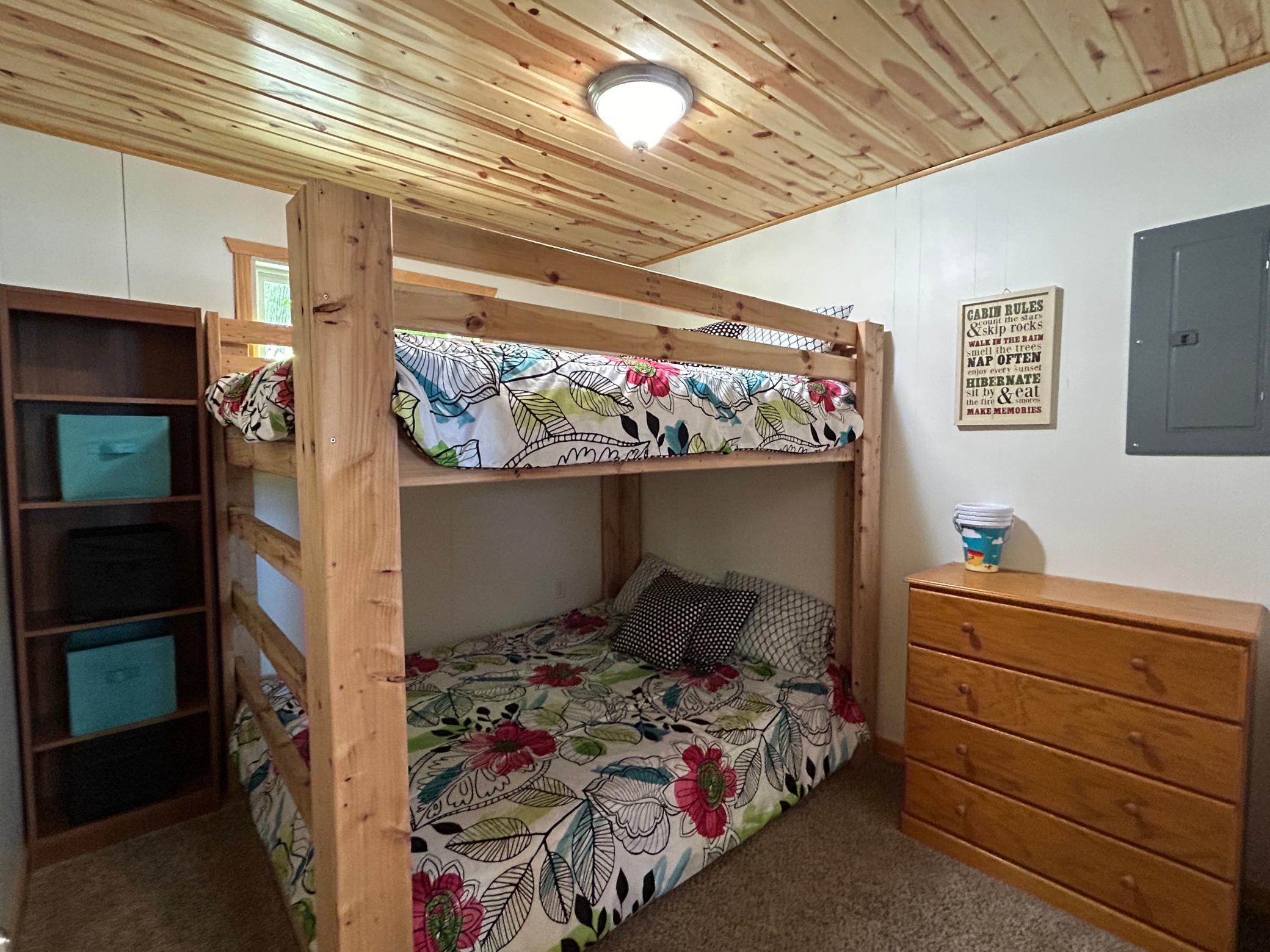 Bedroom 2.JPG