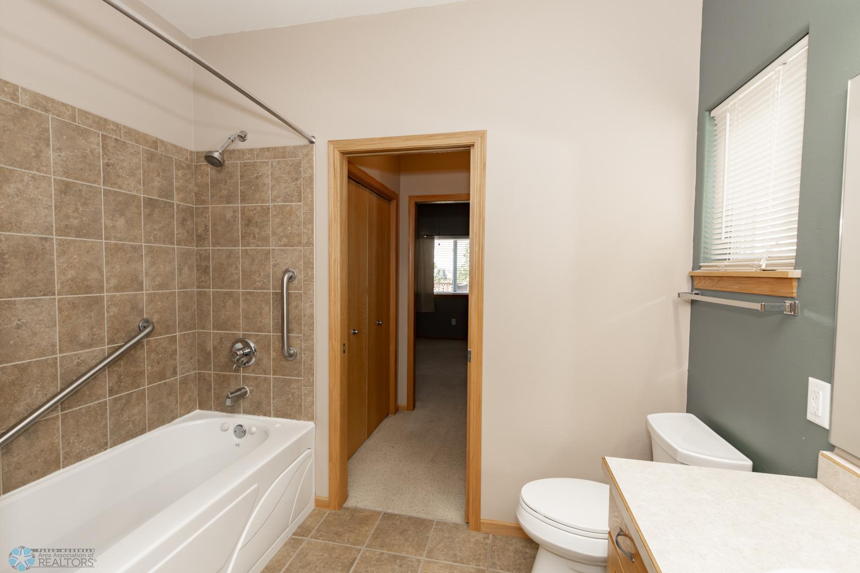 Primary Bathroom - Full