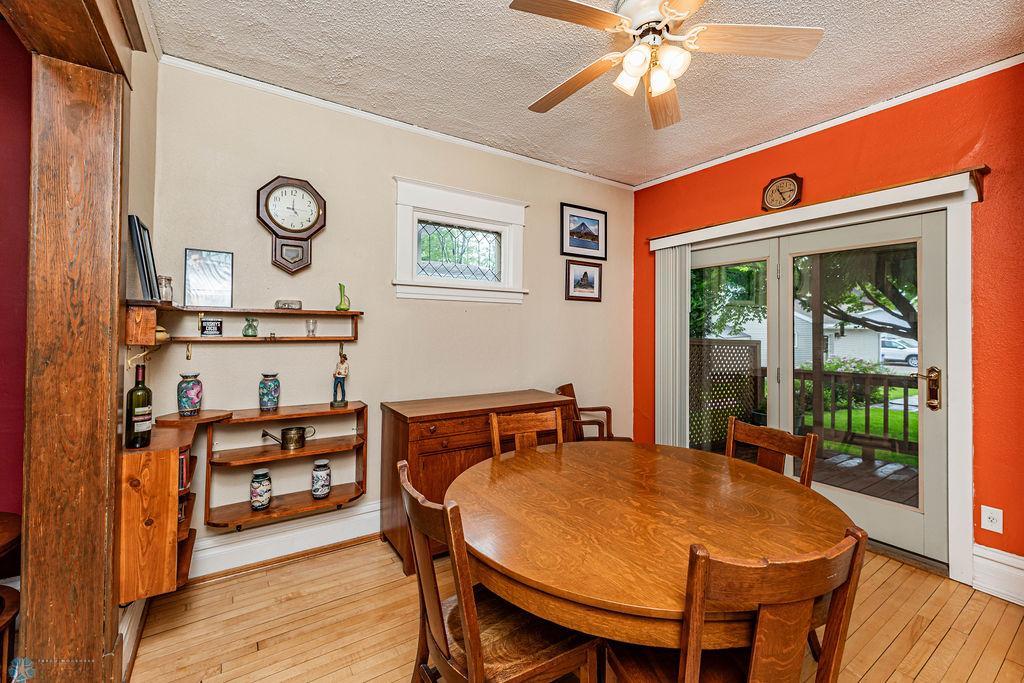 Dining Room w/patio door to deck