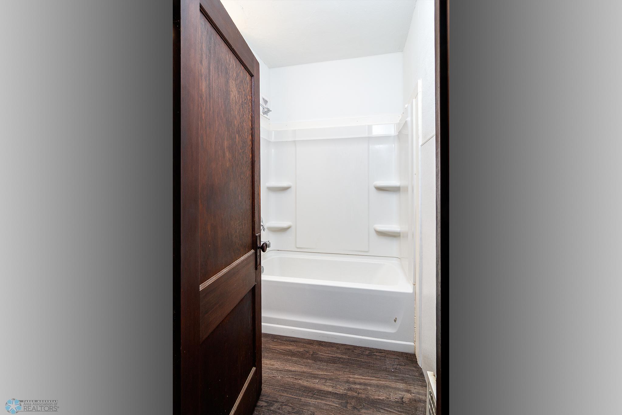 Unit 1 - Bathroom Full