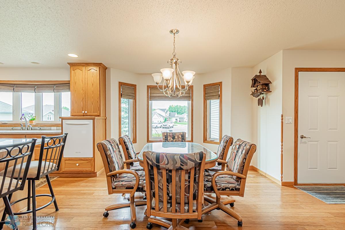 Dining_Room_1.jpg