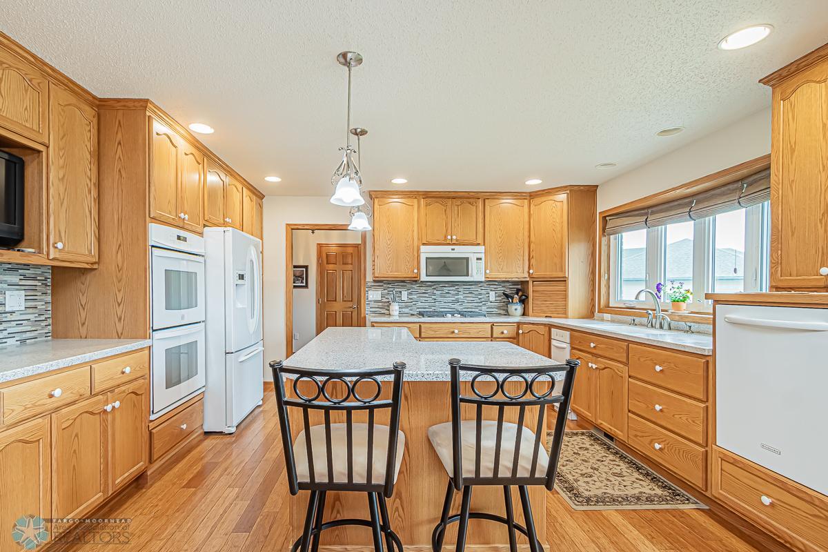 Kitchen_5.jpg