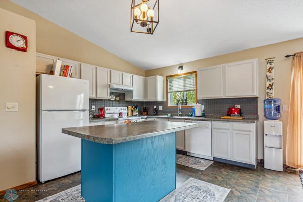 kitchen has plenty of cabinet space