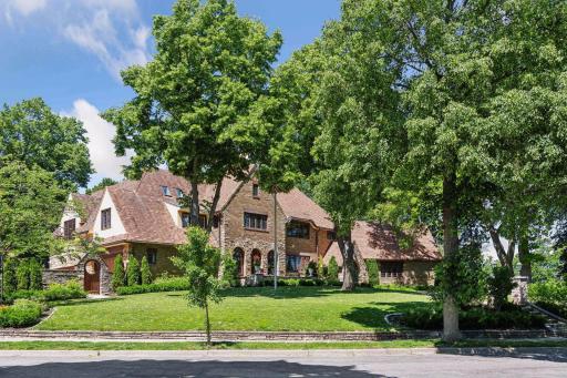 4861 E Lake Harriet Parkway, Minneapolis, MN 55419
