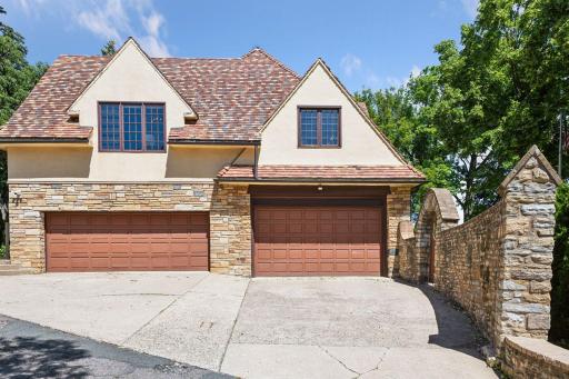 4861 E Lake Harriet Parkway, Minneapolis, MN 55419