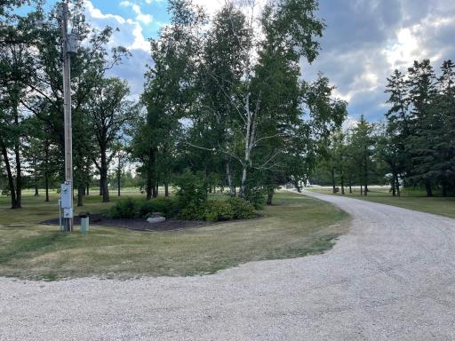 31318 County Road 28, Roseau, MN 56751