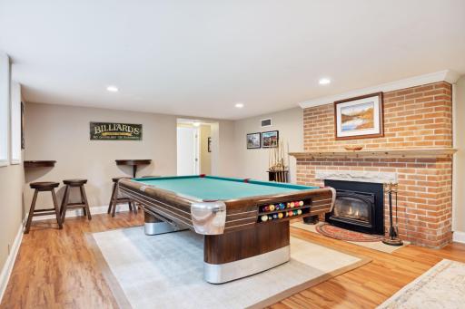 10 Woodland Road, Minneapolis, MN 55424