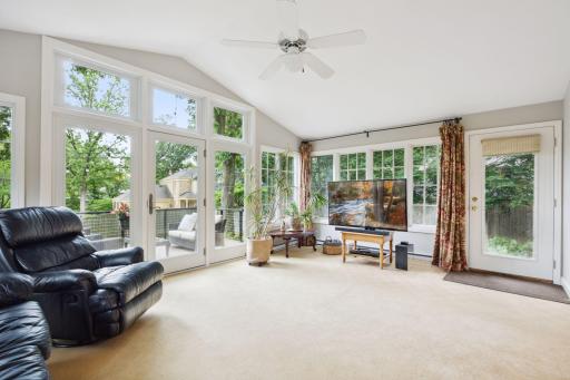 10 Woodland Road, Minneapolis, MN 55424
