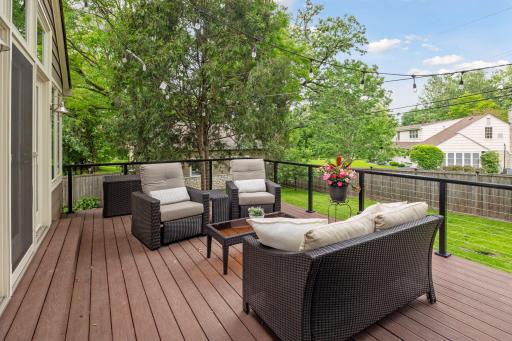 10 Woodland Road, Minneapolis, MN 55424