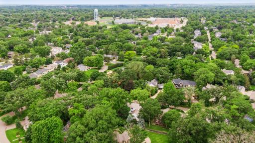 10 Woodland Road, Minneapolis, MN 55424