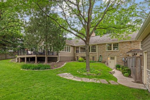 10 Woodland Road, Minneapolis, MN 55424