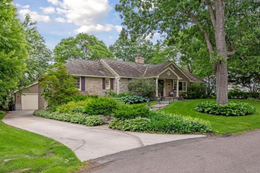 10 Woodland Road, Minneapolis, MN 55424