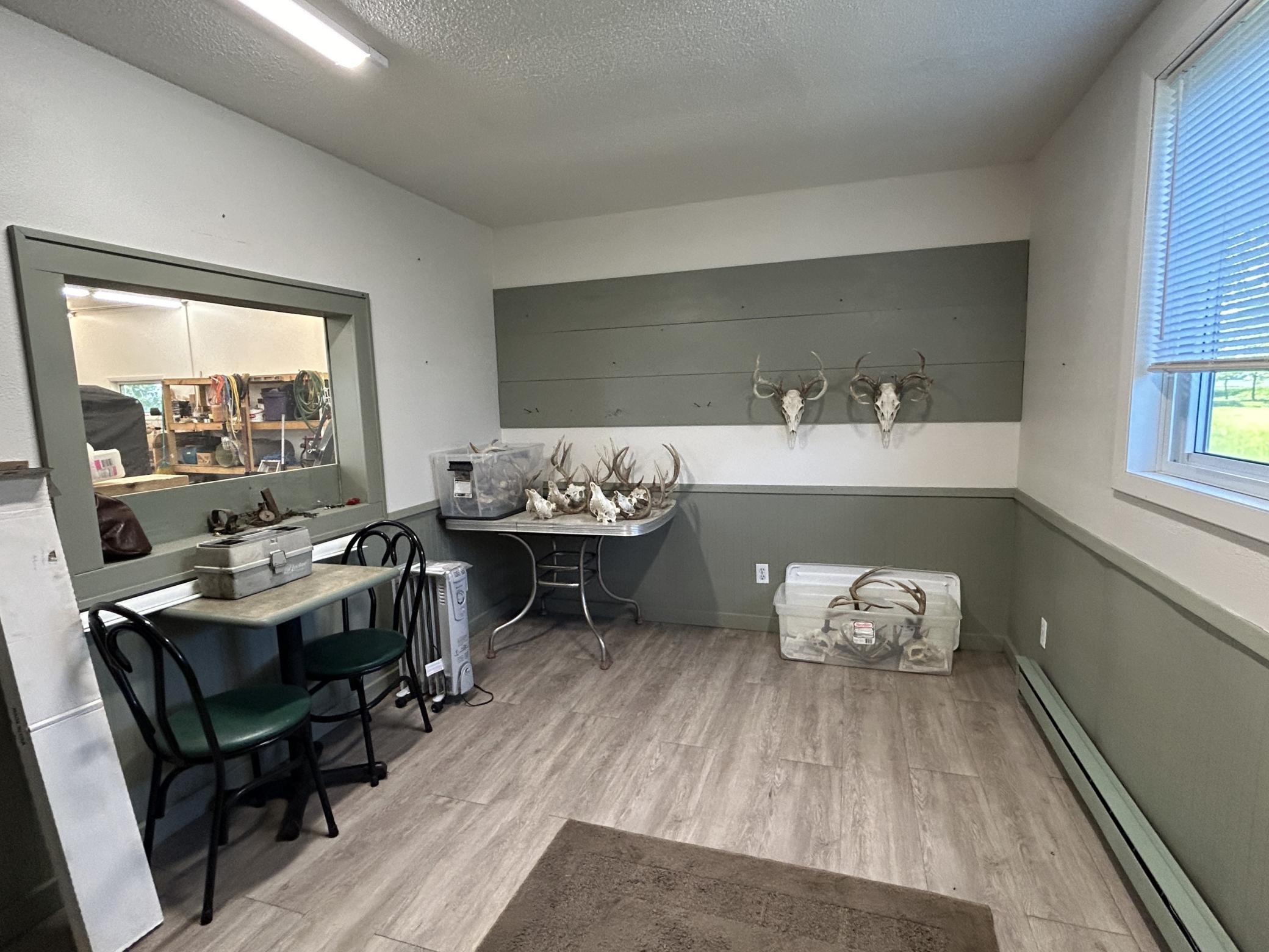 Office in Heated Shop.JPG