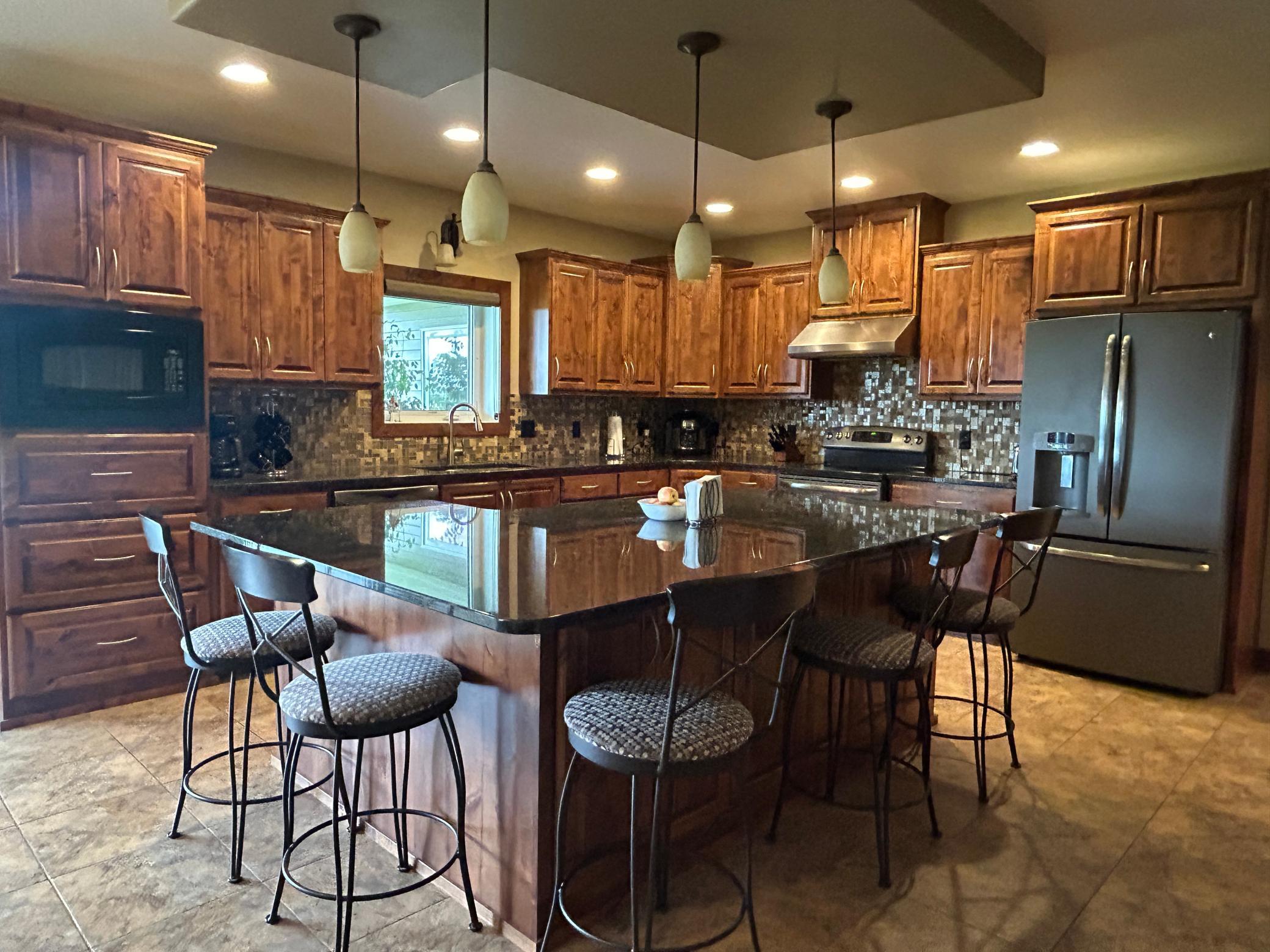 Kitchen Island.JPG
