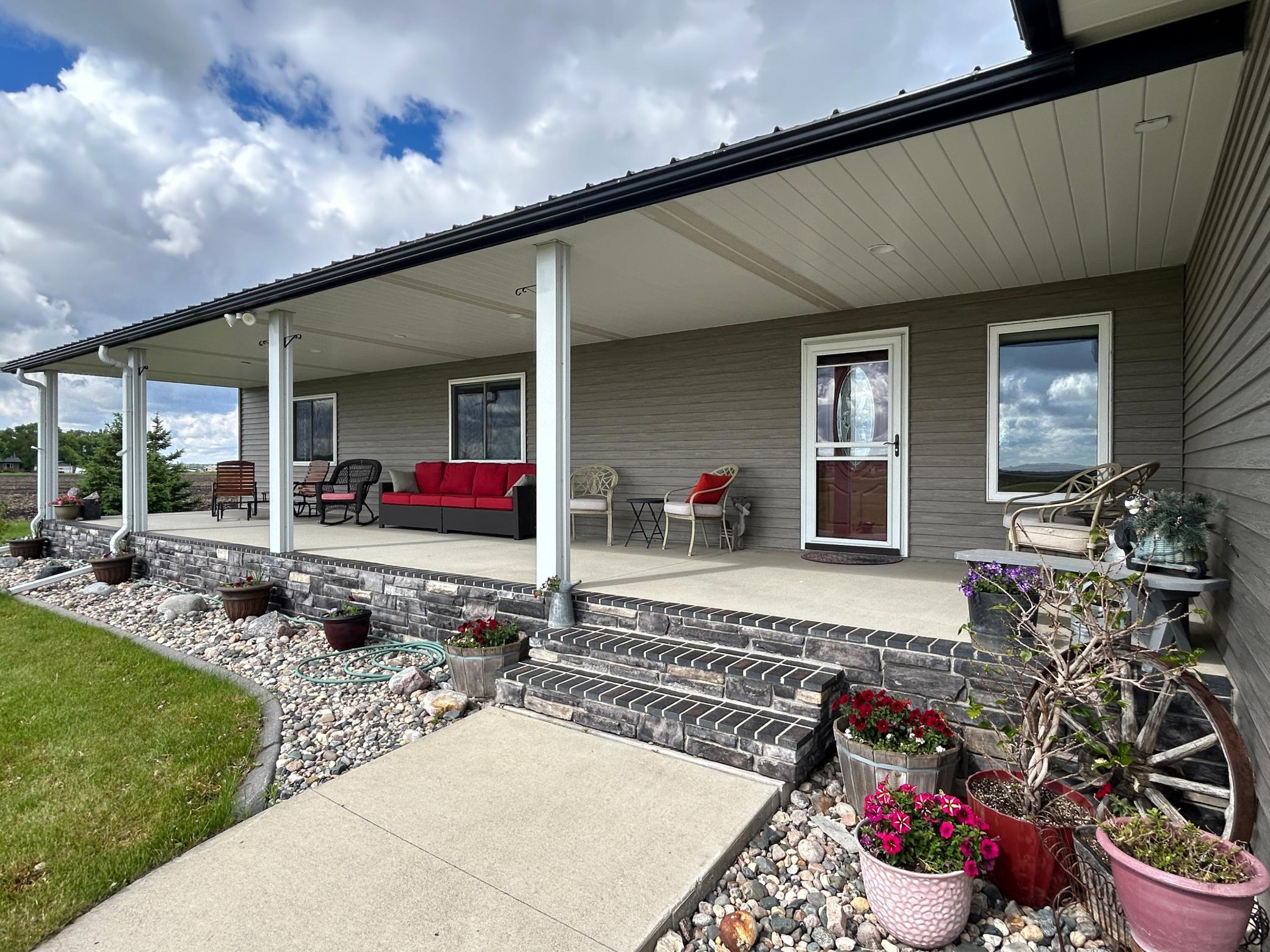 Huge Front Porch.JPG