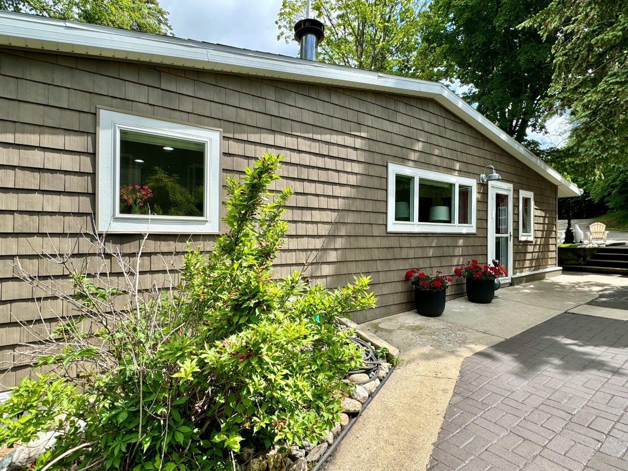 21-Exterior shots (1).jpg