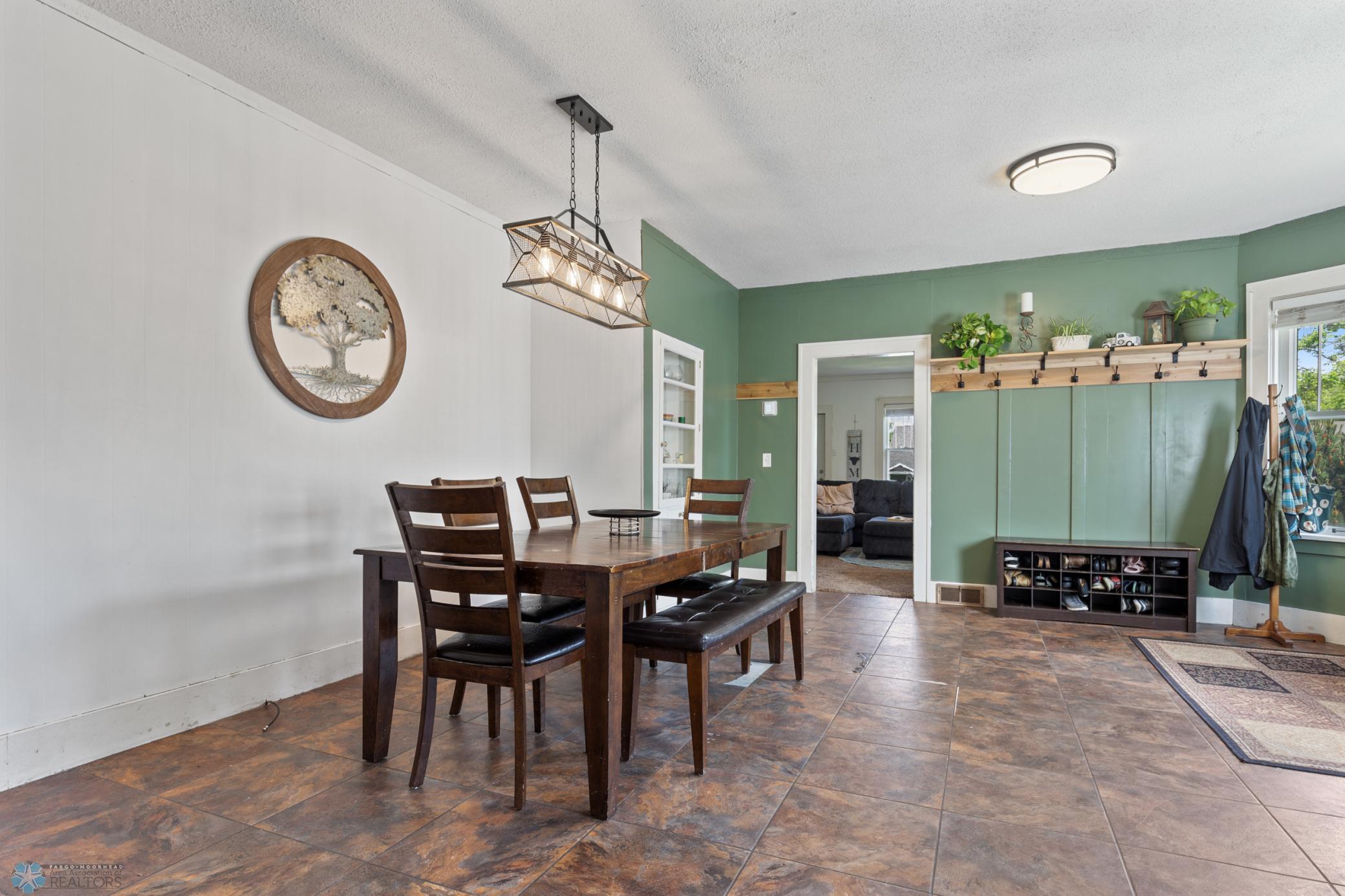 (10) Dining Room.jpg