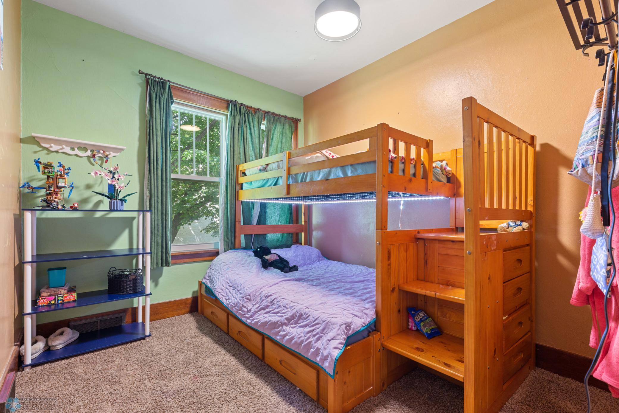 (22) Bed 3.jpg