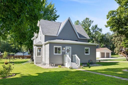 Photo for 136 6th Avenue SE, Hutchinson, MN 55350 - listing #6547548 136 6th Avenue SE, Hutchinson, MN 55350