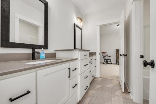 7688 Longview Lane, Prior Lake, MN 55372