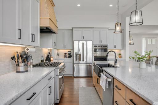 7688 Longview Lane, Prior Lake, MN 55372