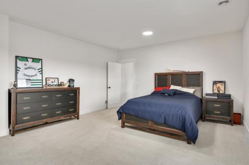 7688 Longview Lane, Prior Lake, MN 55372