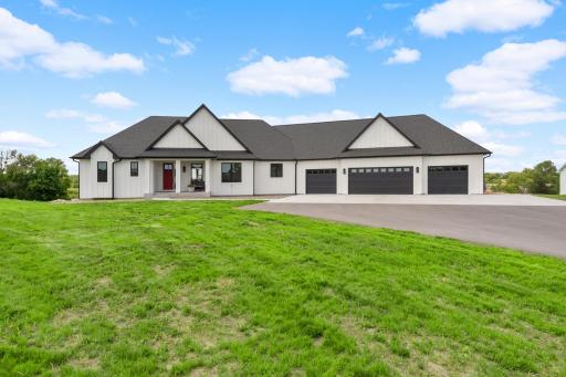 7688 Longview Lane, Prior Lake, MN 55372