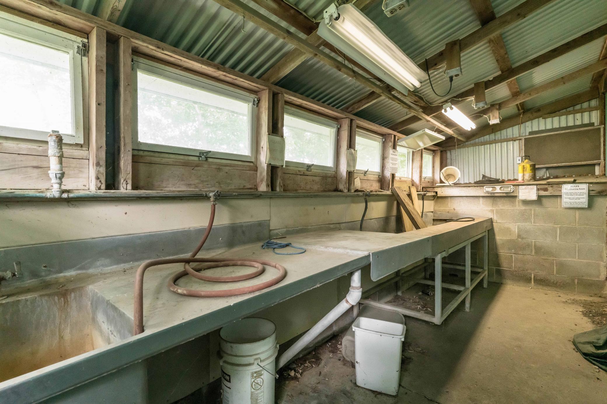 Fish cleaning building