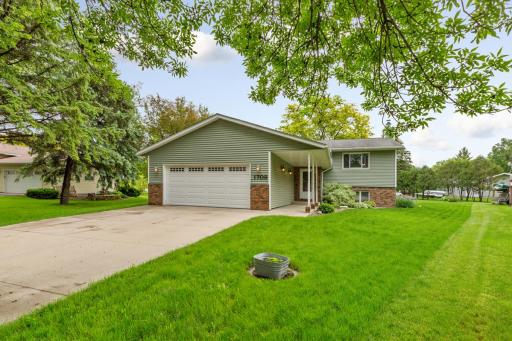 1709 Linda Lane, North Mankato, MN 56003