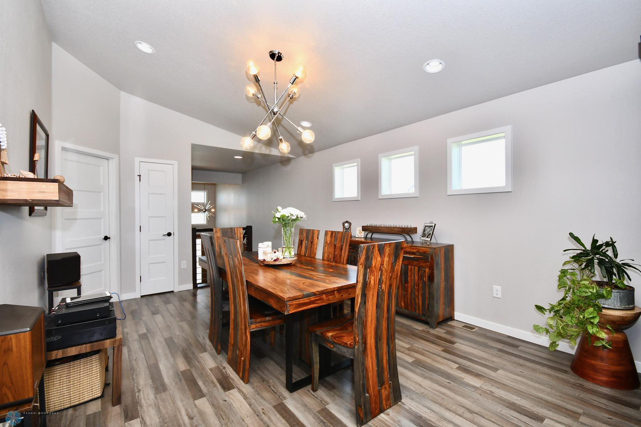 17.dining room