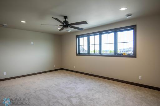 5113 Mira Way W, West Fargo, ND 58078