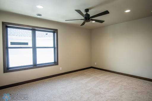 5113 Mira Way W, West Fargo, ND 58078