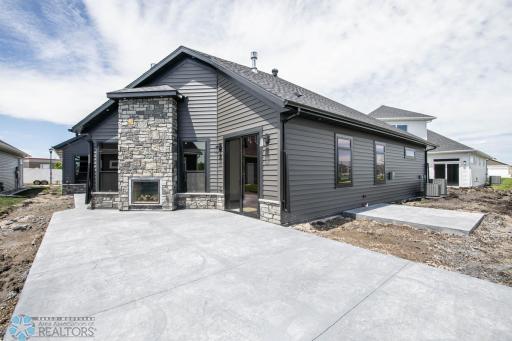 5113 Mira Way W, West Fargo, ND 58078