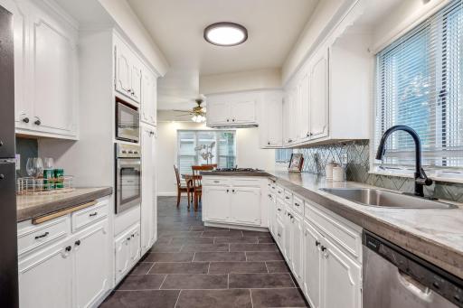 3422 Queen Avenue N, Minneapolis, MN 55412