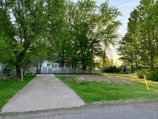 375 3rd Avenue N, Isle, MN 56342