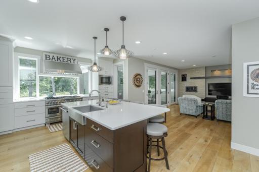 2482 Glenwood Lane SW, Rochester, MN 55902