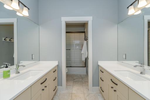 2482 Glenwood Lane SW, Rochester, MN 55902