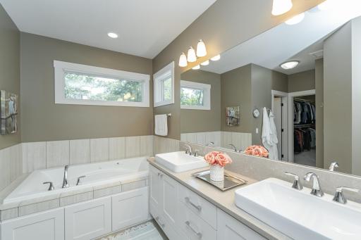 2482 Glenwood Lane SW, Rochester, MN 55902