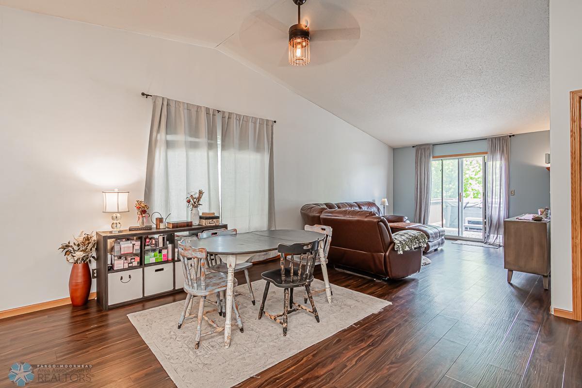 Dining/Living Room 2