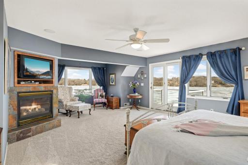 1056 Loma Linda Avenue, Mound, MN 55364