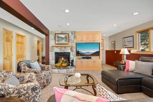1056 Loma Linda Avenue, Mound, MN 55364
