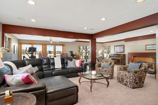 1056 Loma Linda Avenue, Mound, MN 55364