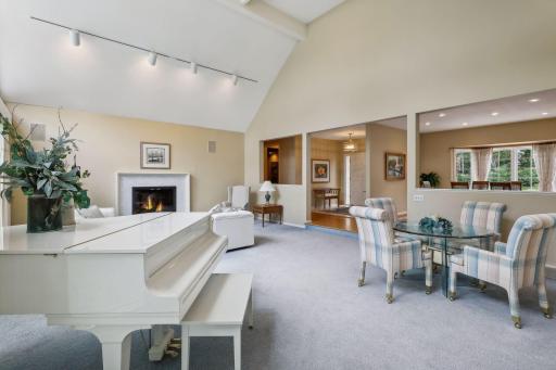 150 Hunters Glen Road, Wayzata, MN 55391