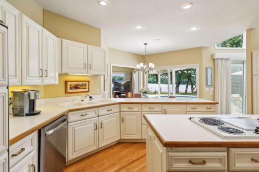 150 Hunters Glen Road, Wayzata, MN 55391