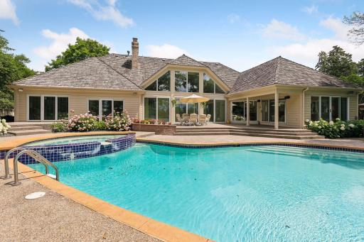 150 Hunters Glen Road, Wayzata, MN 55391