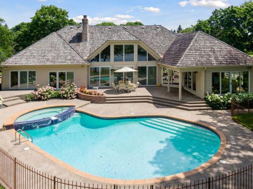 150 Hunters Glen Road, Wayzata, MN 55391