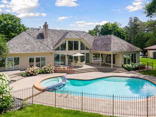 150 Hunters Glen Road, Wayzata, MN 55391