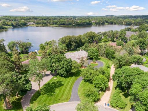 150 Hunters Glen Road, Wayzata, MN 55391